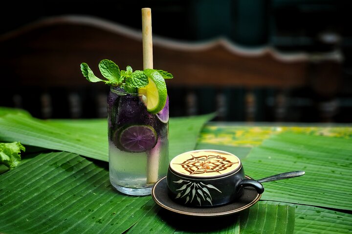 Hanoi Food and Culture Sightseeing Army Jeep Tour