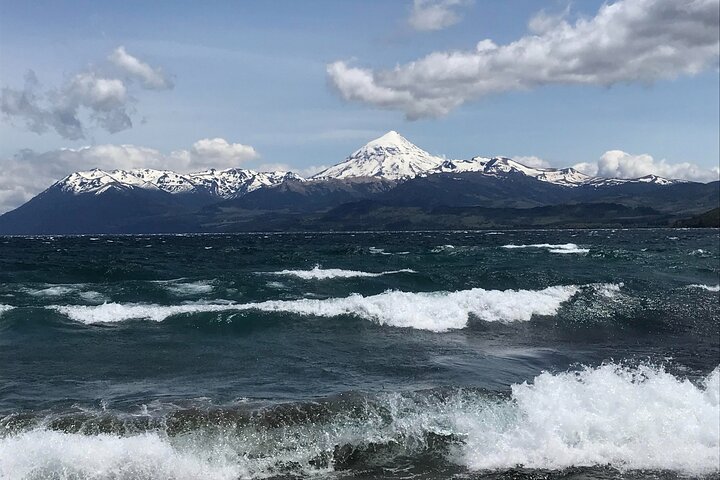 Gita di un giorno al lago Huechulafquen e al vulcano Lanin