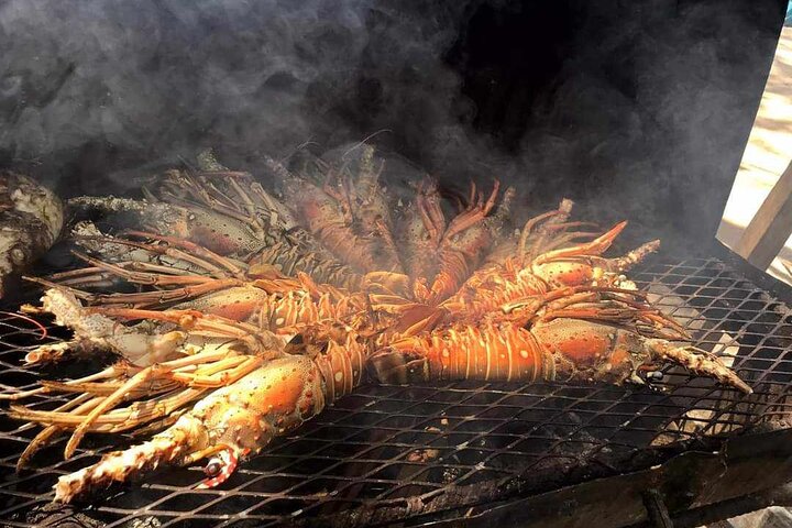 Negril Lobster Lunch on Booby Cay & Snorkeling To a Sunken Cannon