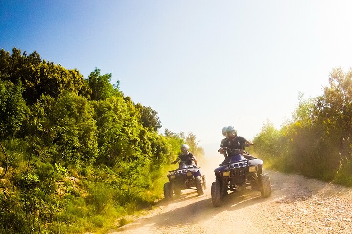 Quad in Curiti en rondleiding door het natuurlijke zwembad