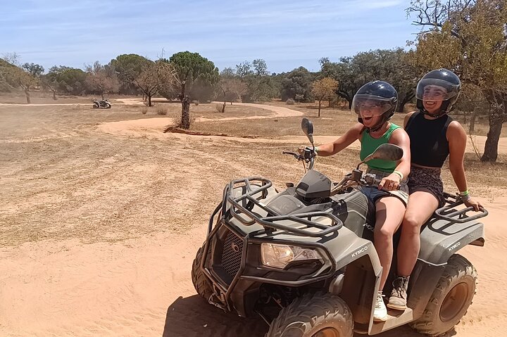 Albufeira 1,5 horas Tour todoterreno Tour de aventura en quad