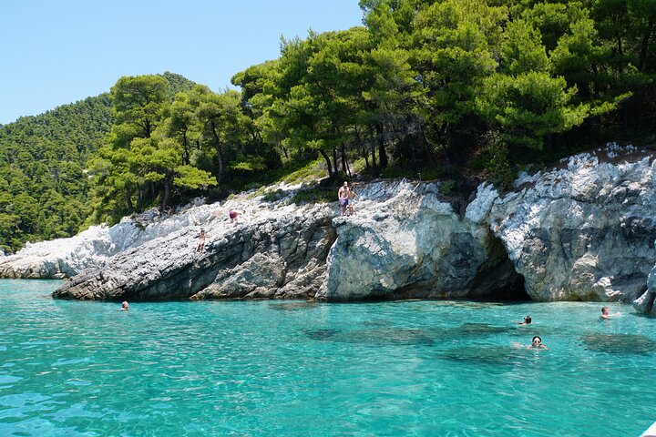 Privat Skopelos Island Boat Cruise Tour till Mamma Mia Sites