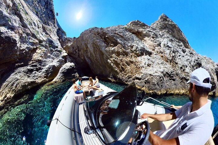 Privat Skopelos Island Boat Cruise Tour till Mamma Mia Sites