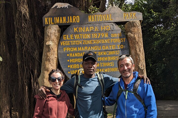 La mejor caminata de 1 día por el Kilimanjaro Machame con Kilinge Adventure