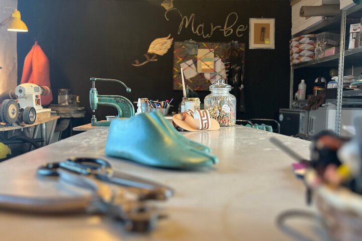 Atenas Haga su propio taller de sandalias de cuero griego