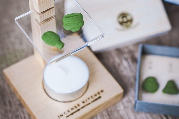 Utilizando Matcha reciclado! Criação de incenso matcha (Uji, Kyoto)