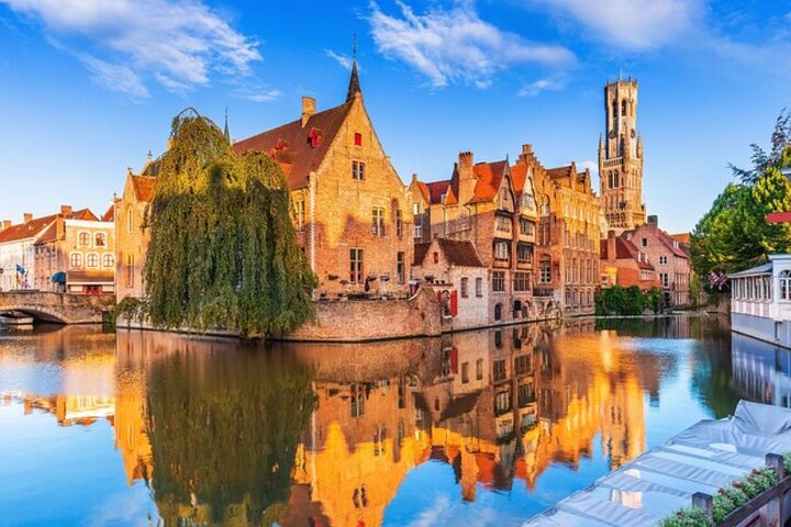 Excursión de lujo a Brujas y crucero por los canales desde la terminal de cruceros