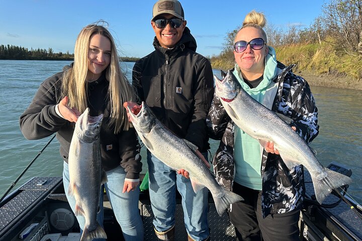 Mezza giornata di pesca al salmone in Alaska nella penisola di Kenai