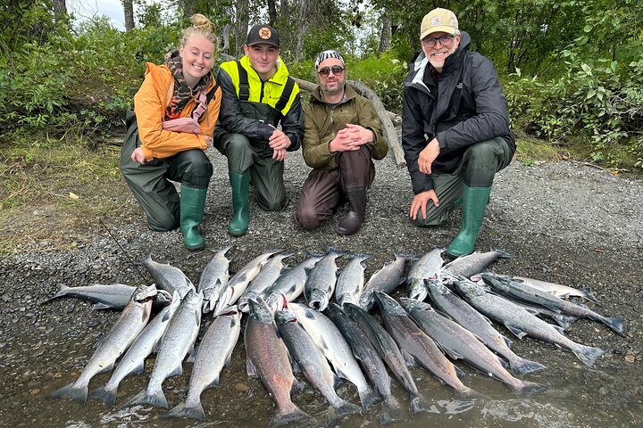 Mezza giornata di pesca al salmone in Alaska nella penisola di Kenai