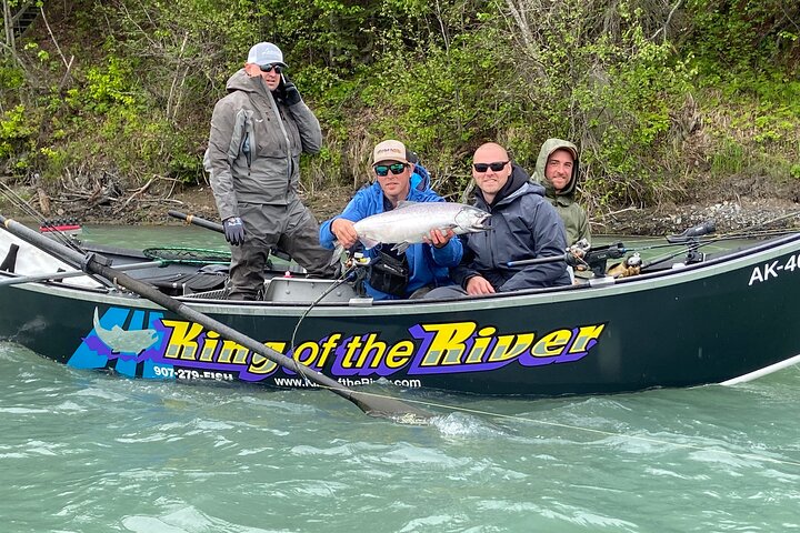 Mezza giornata di pesca al salmone in Alaska nella penisola di Kenai