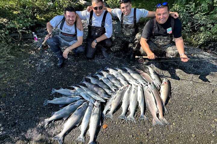 Mezza giornata di pesca al salmone in Alaska nella penisola di Kenai
