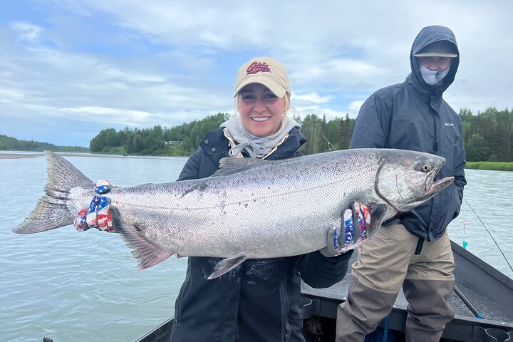 Mezza giornata di pesca al salmone in Alaska nella penisola di Kenai