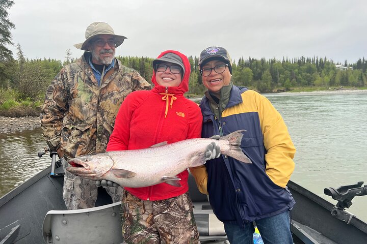 Mezza giornata di pesca al salmone in Alaska nella penisola di Kenai