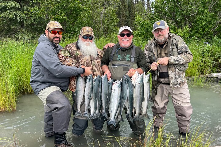 Mezza giornata di pesca al salmone in Alaska nella penisola di Kenai
