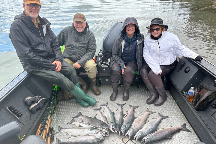Mezza giornata di pesca al salmone in Alaska nella penisola di Kenai