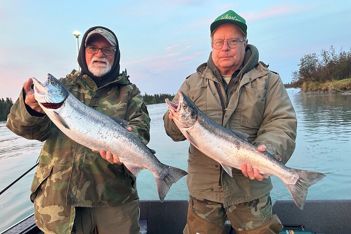 Mezza giornata di pesca al salmone in Alaska nella penisola di Kenai