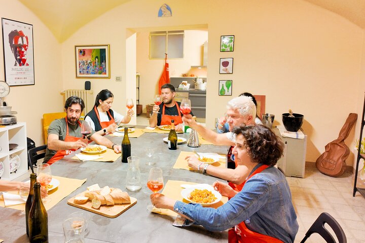Clase de cocina local de pasta de Bolonia, Ragu, Spritz, vino y gelato