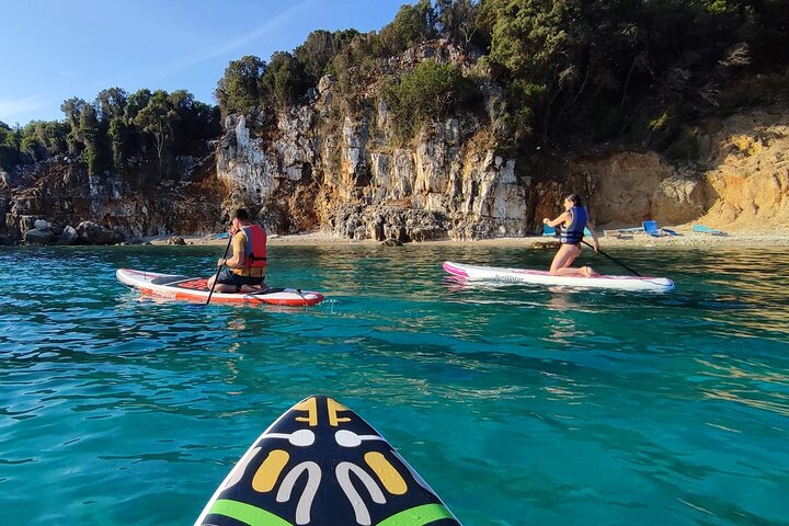 Stand Up Paddle-boarding intorno alle isole Ksamil (3 volte al giorno)