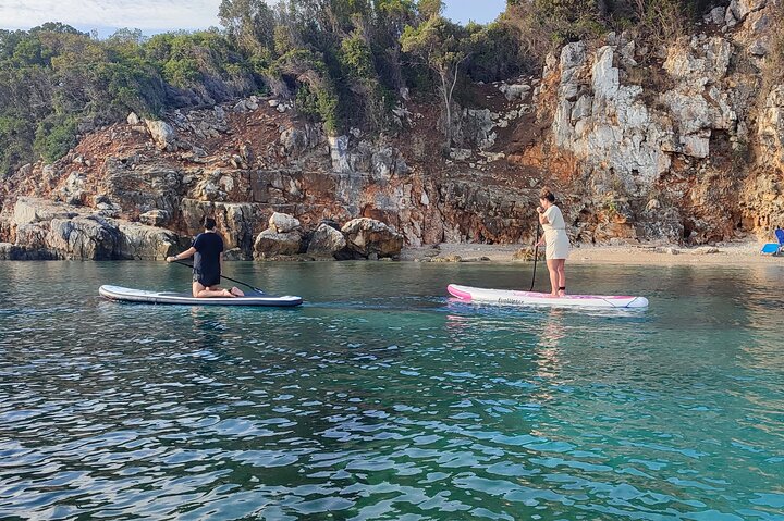 Stand Up Paddle-boarding intorno alle isole Ksamil (3 volte al giorno)
