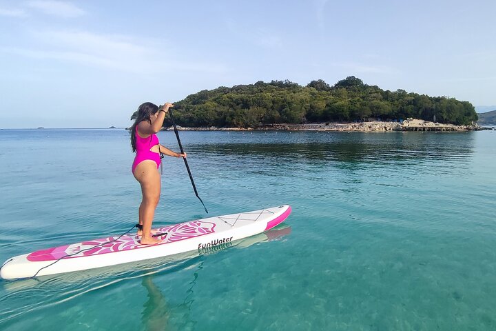 Stand Up Paddle-boarding intorno alle isole Ksamil (3 volte al giorno)