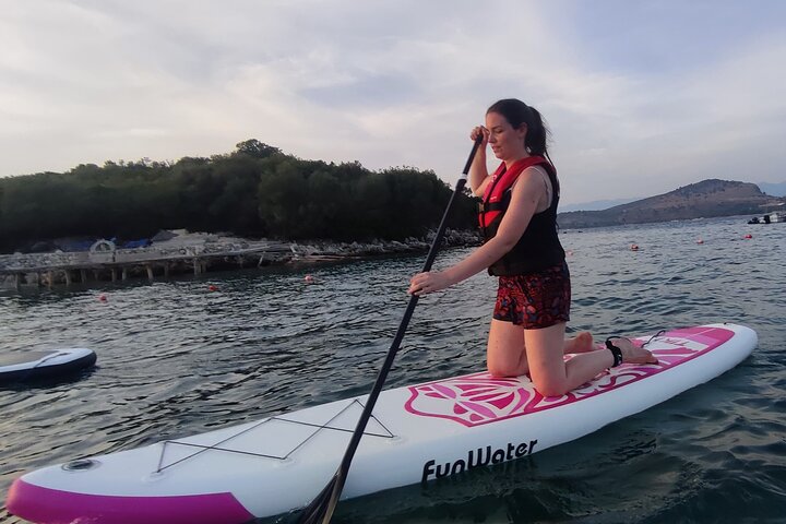 Stand Up Paddle-boarding intorno alle isole Ksamil (3 volte al giorno)
