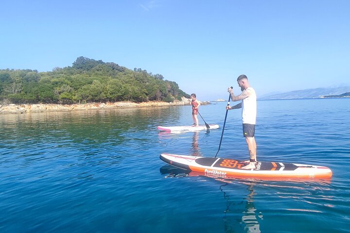 Stand Up Paddle-boarding intorno alle isole Ksamil (3 volte al giorno)