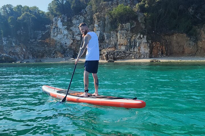 Stand Up Paddle-boarding intorno alle isole Ksamil (3 volte al giorno)