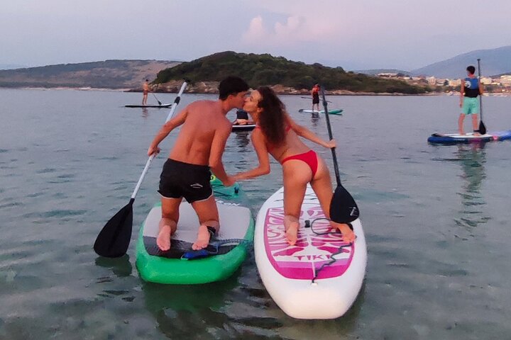 Stand Up Paddle-boarding intorno alle isole Ksamil (3 volte al giorno)