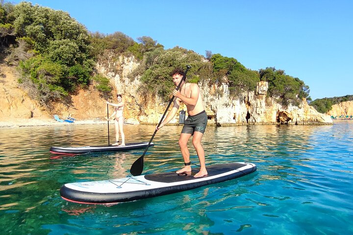 Stand Up Paddle-boarding intorno alle isole Ksamil (3 volte al giorno)