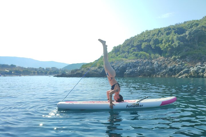 Stand Up Paddle-boarding intorno alle isole Ksamil (3 volte al giorno)