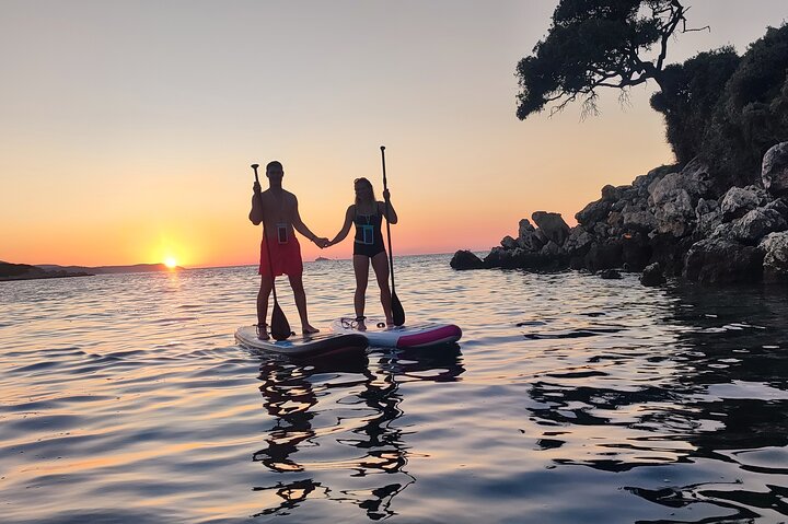Stand Up Paddle-boarding intorno alle isole Ksamil (3 volte al giorno)