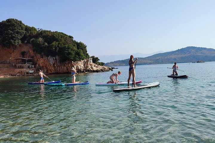 Stand Up Paddle-boarding intorno alle isole Ksamil (3 volte al giorno)