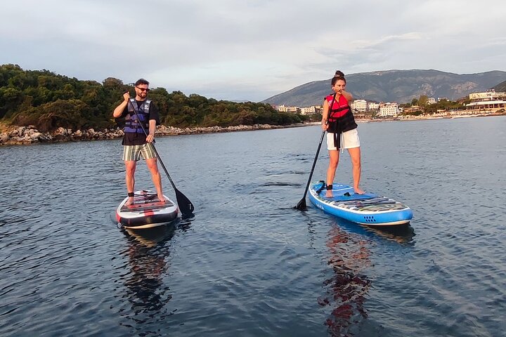 Stand Up Paddle-boarding intorno alle isole Ksamil (3 volte al giorno)