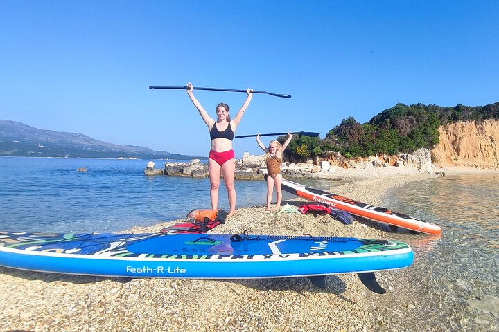 Stand Up Paddle-boarding intorno alle isole Ksamil (3 volte al giorno)