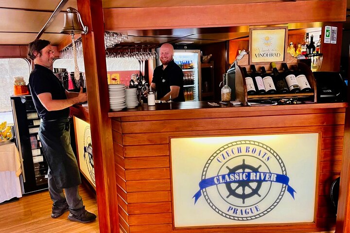 Prague Sightseeing Boat Cruise with Buffet Dinner