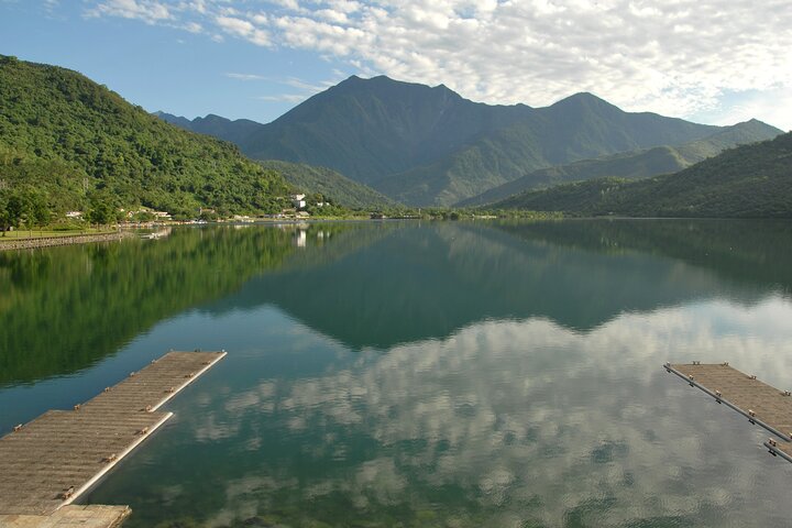 Tour Privado por la Costa Este y Caza de Jade – Escapada Costera de Hualien