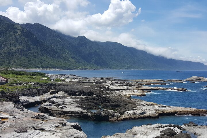 Tour Privado por la Costa Este y Caza de Jade – Escapada Costera de Hualien