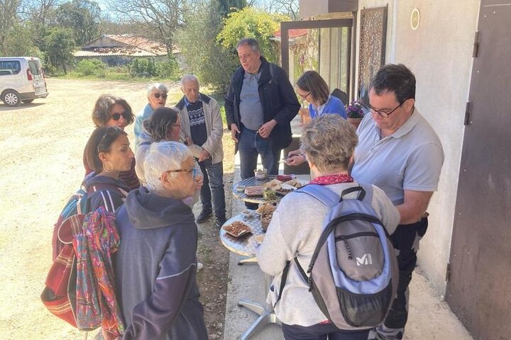 Mattur på den sørfranske landsbygda fra Nîmes