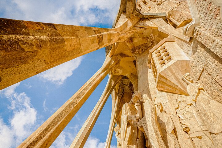 Barcellona : accesso prioritario alla Sagrada Familia e visita guidata