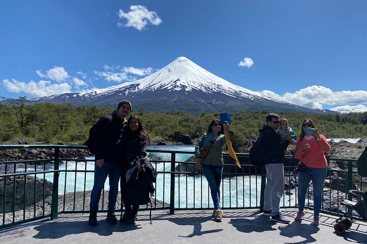 Escursione privata a terra del vulcano Osorno e delle cascate di Petrohué