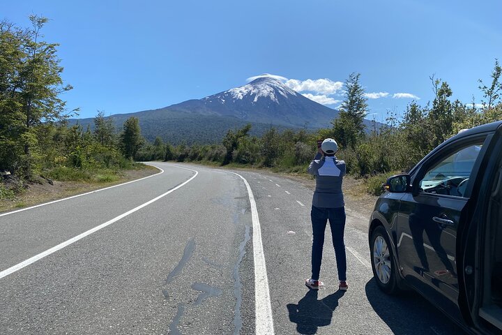 Escursione privata a terra del vulcano Osorno e delle cascate di Petrohué