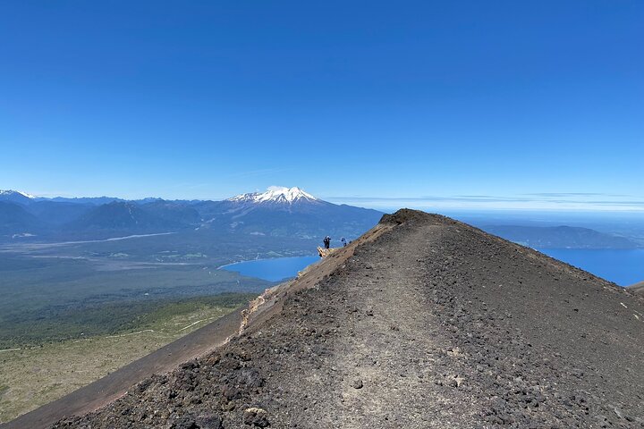 Escursione privata a terra del vulcano Osorno e delle cascate di Petrohué