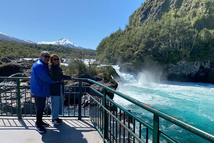 Escursione privata a terra del vulcano Osorno e delle cascate di Petrohué