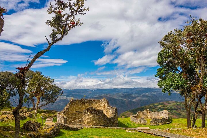 Visite du site archéologique de Kuelap et téléphérique depuis Chachapoyas