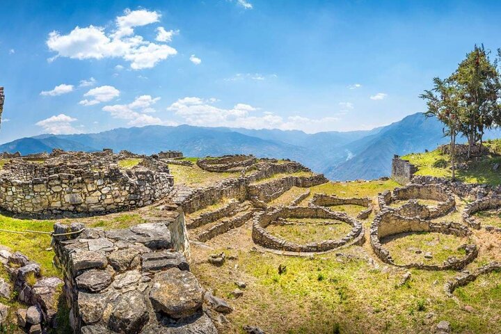 Visite du site archéologique de Kuelap et téléphérique depuis Chachapoyas