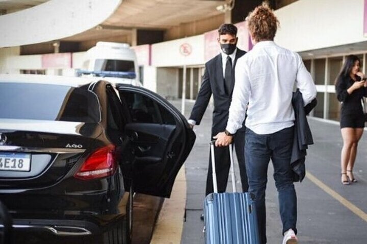 Privat enkelvägstransfer från Glasgow till Glasgow Int. Flygplats
