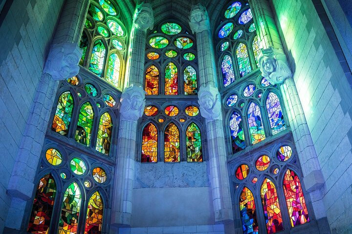 Barcelona: Sagrada Familia Fast Track Tour med Tower Option