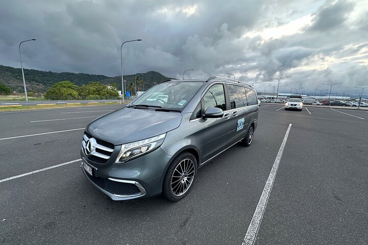 Transferência privada do aeroporto de Cairns para Port Douglas com retorno