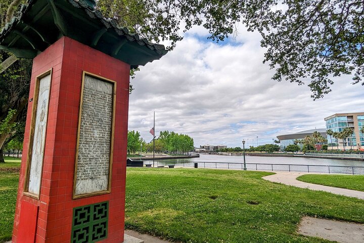 Recorrido a pie y juego de búsqueda del tesoro en Stockton
