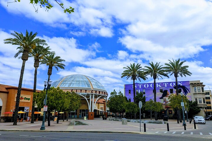 Recorrido a pie y juego de búsqueda del tesoro en Stockton